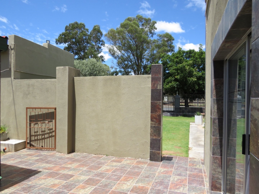 13 Bedroom Property for Sale in Colesberg Northern Cape